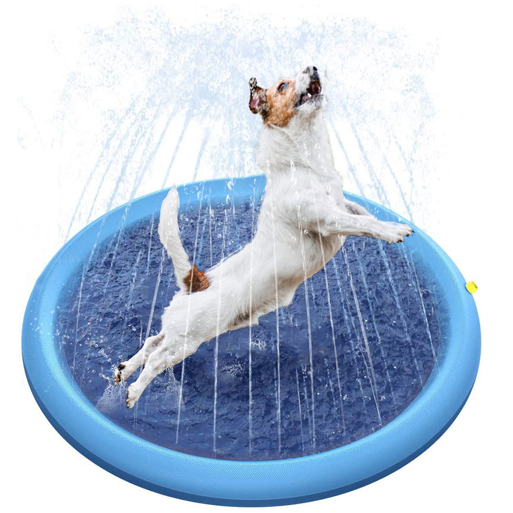 בריכה מתנפחת משפריצה מים לכלבים    מזרקת מים שמעניקה פעילות מהנה לכלב מתחברת בקלות לצינור המים בגינה קלה להתקנה